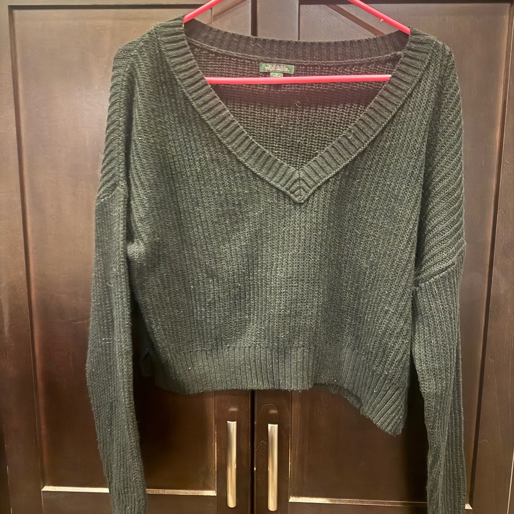 Wild Fable Black V-Neck  cropped Sweater